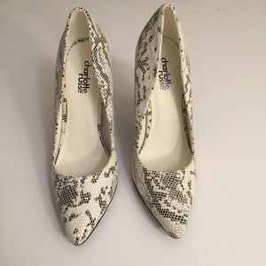 NEW Charlotte Russe faux snake skin pumps-7